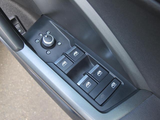Ｑ３スポーツバック ３５ＴＦＳＩ　Ｓライン　黒革・Ｆ席Ｐシート・シートヒータ・パワーバックドア・コンビニエンス／アシスタンスパッケージ・ブラックスタイリングパッケージ・メーカーナビ・全周囲・スマートキー２個・ＥＴＣ２．０・バーチャルコックピット（32枚目）