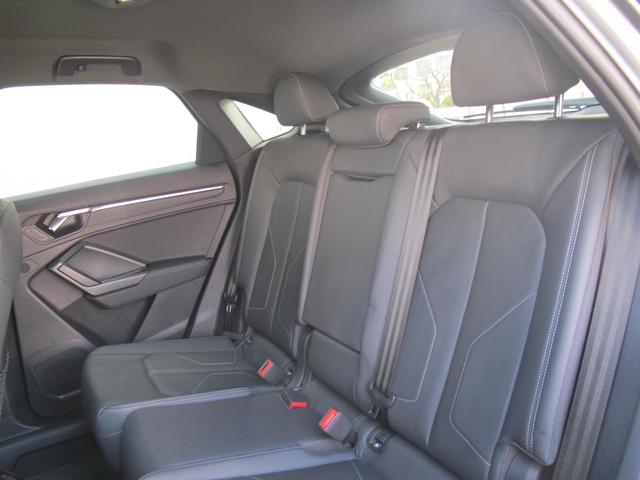 Ｑ３スポーツバック ３５ＴＦＳＩ　Ｓライン　黒革・Ｆ席Ｐシート・シートヒータ・パワーバックドア・コンビニエンス／アシスタンスパッケージ・ブラックスタイリングパッケージ・メーカーナビ・全周囲・スマートキー２個・ＥＴＣ２．０・バーチャルコックピット（54枚目）