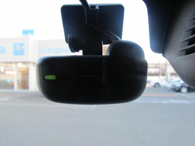 エブリイワゴン 車椅子移動者 分割式リアシート付 電動オートステップ装着車 純正ナビ(CN-RZ765W)フルセグTV・Bカメラ・ドラレコ・Bluetooth接続・衝突軽減システム・左オートステップ・電格ミラー・フォグランプ・ETC・スマートキー・社外12インチアルミホイール(30枚目)
