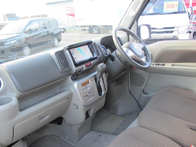 エブリイワゴン 車椅子移動者 分割式リアシート付 電動オートステップ装着車 純正ナビ(CN-RZ765W)フルセグTV・Bカメラ・ドラレコ・Bluetooth接続・衝突軽減システム・左オートステップ・電格ミラー・フォグランプ・ETC・スマートキー・社外12インチアルミホイール(42枚目)