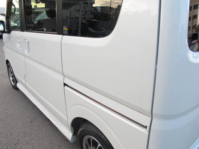 エブリイワゴン 車椅子移動者 分割式リアシート付 電動オートステップ装着車 純正ナビ(CN-RZ765W)フルセグTV・Bカメラ・ドラレコ・Bluetooth接続・衝突軽減システム・左オートステップ・電格ミラー・フォグランプ・ETC・スマートキー・社外12インチアルミホイール(53枚目)