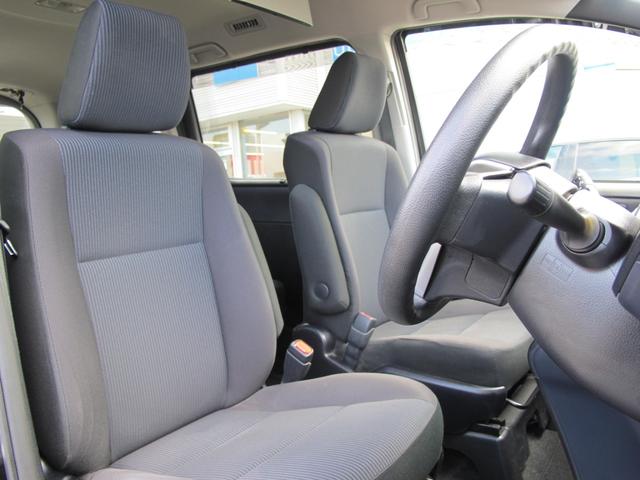 ヴォクシー Ｘ　１オーナー・純正９インチナビ・フルセグＴＶ・Ｂカメラ・Ｂｌｕｅｔｏｏｔｈ接続・１１インチフリップダウンモニター・左側パワースライドドア・アイドリングストップ・電動格納ミラー・ＥＴＣ・スマートキー２個（18枚目）