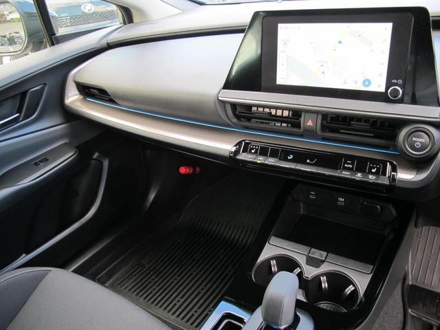 プリウス Ｇ　ワンオーナー　ＢＳＭ　前後ドライブレコーダー　８インチＤＡ　フルセグテレビ　ナビ　Ｂモニター　シートヒーター　ＥＴＣ２．０　スマートキー２個　クリアランスソナー　アップルカープレイ　アンドロイドオート（17枚目）