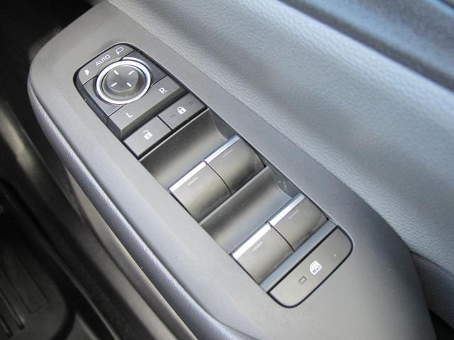 プリウス Ｇ　ワンオーナー　ＢＳＭ　前後ドライブレコーダー　８インチＤＡ　フルセグテレビ　ナビ　Ｂモニター　シートヒーター　ＥＴＣ２．０　スマートキー２個　クリアランスソナー　アップルカープレイ　アンドロイドオート（29枚目）