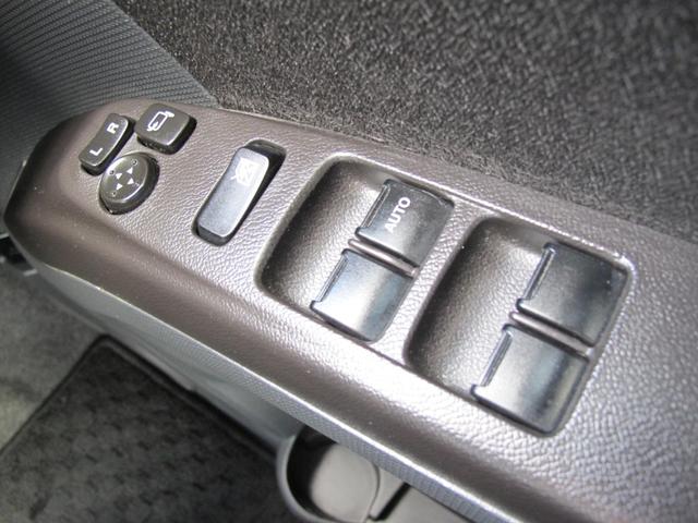 全国陸送ご納車致します。料金をわかりやすくしております。（離島・北海道・沖縄の料金はお問合せください。高額車両や特殊車両は料金が変わります。）。店舗納車の場合は無料です。