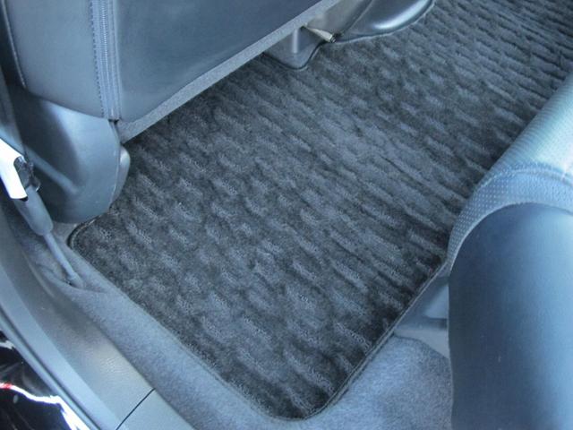 全国陸送ご納車致します。料金をわかりやすくしております。（離島・北海道・沖縄の料金はお問合せください。高額車両や特殊車両は料金が変わります。）。店舗納車の場合は無料です。