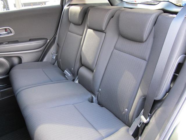 ヴェゼル ハイブリッドＸ　禁煙・インターナビ・フルセグＴＶ・Ｂカメラ・Ｂｌｕｅｔｏｏｔｈ接続・あんしんパッケージ・クルコン・ＬＥＤライト・パドルシフト・電格ミラー・スマートキー・純正１７インチアルミホイール（43枚目）