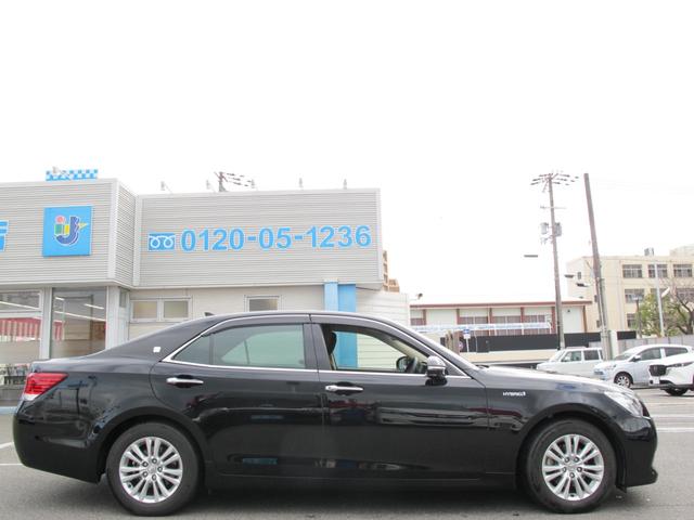 クラウンハイブリッド ロイヤルサルーンＧ　１オーナー・メーカーナビ・フルセグＴＶ・Ｂカメラ・パワーシート・メモリーシート・シートヒーター・クルコン・ＥＴＣ・電動格納ミラー・ウィンカーミラー・フォグランプ・スマートキー２個・純正１６インチＡＷ（13枚目）