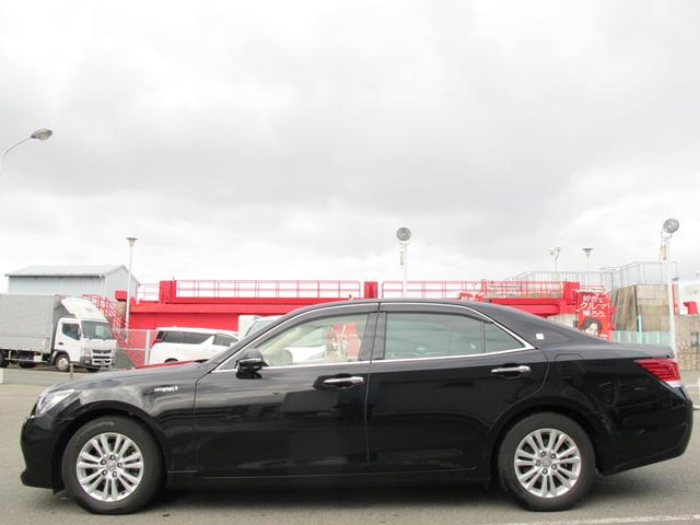 クラウンハイブリッド ロイヤルサルーンＧ　１オーナー・メーカーナビ・フルセグＴＶ・Ｂカメラ・パワーシート・メモリーシート・シートヒーター・クルコン・ＥＴＣ・電動格納ミラー・ウィンカーミラー・フォグランプ・スマートキー２個・純正１６インチＡＷ（14枚目）