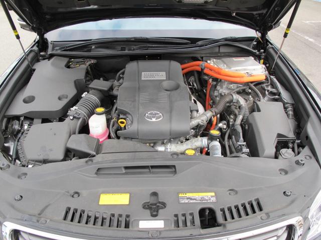 クラウンハイブリッド ロイヤルサルーンＧ　１オーナー・メーカーナビ・フルセグＴＶ・Ｂカメラ・パワーシート・メモリーシート・シートヒーター・クルコン・ＥＴＣ・電動格納ミラー・ウィンカーミラー・フォグランプ・スマートキー２個・純正１６インチＡＷ（16枚目）