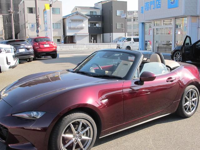 ロードスター ３５周年記念車　禁煙車・メーカーナビフルセグＴＶ・Ｂモニター・ドライブレコーダー・ベージュ革シート・シートヒーター・ＬＥＤライト・ＢＯＳＥサウンド・純正１６インチアルミホイル・スマートキー２個（56枚目）