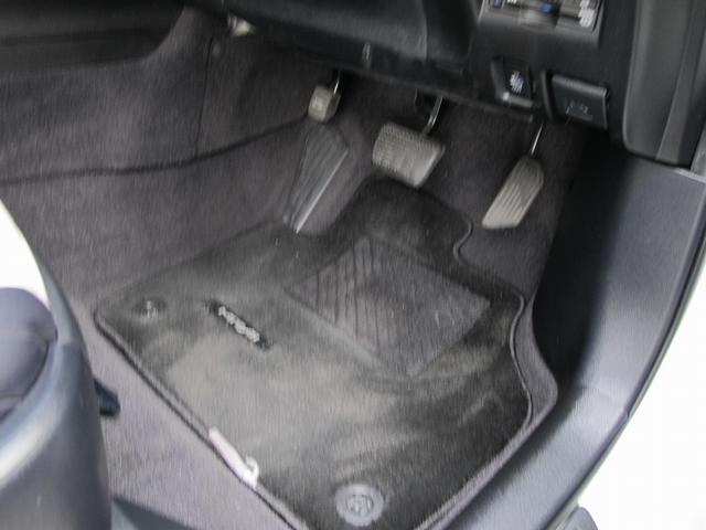 ＭＩＲＡＩ ベースグレード　禁煙・純正９インチナビ・フルセグＴＶ・Ｂカメラ・ＬＥＤ・ワイヤレス充電・スマートキー・プリクラッシュ・レーダークルーズ・レーンキープ・合皮シート・シートヒーター・ステアリングヒーター・純１７インチＡＷ（25枚目）