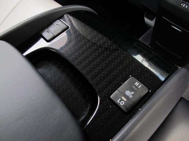 ＭＩＲＡＩ ベースグレード　禁煙・純正９インチナビ・フルセグＴＶ・Ｂカメラ・ＬＥＤ・ワイヤレス充電・スマートキー・プリクラッシュ・レーダークルーズ・レーンキープ・合皮シート・シートヒーター・ステアリングヒーター・純１７インチＡＷ（29枚目）