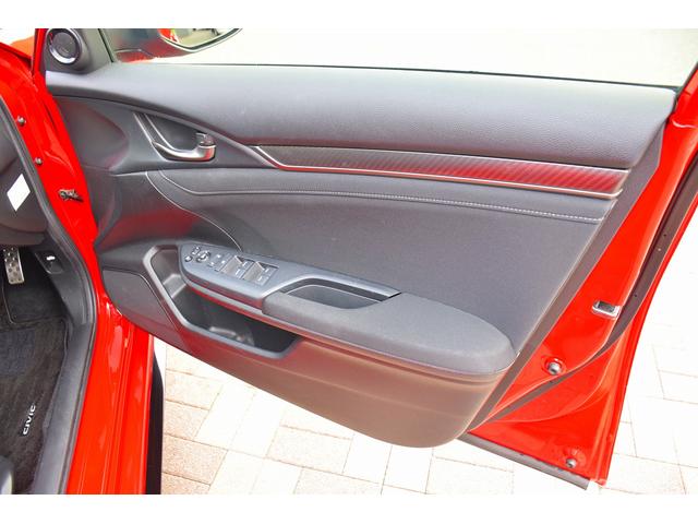 シビック ハッチバック　ホンダセンシング　ホンダセンシング　６速ＭＴ　ターボ車　ケンウッドメモリーナビ　フルセグＴＶ　バックカメラ　ＬＥＤライト　ＬＥＤフォグ　　前席シートヒーター　ステリモ　クルコン　プッシュスタート　スマートキー　ＥＴＣ（13枚目）