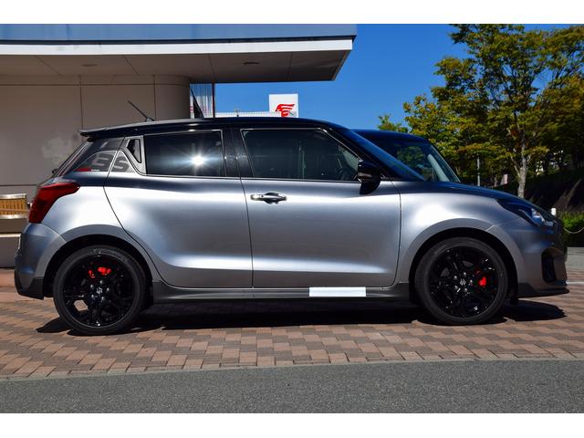 スイフトスポーツ ＺＣ３３Ｓ　ファイナルエディション　特別仕様車　専用内装加飾　グロスブラックグリル　グロスブラックフォグランプベゼル　グロスブラック１７インチアルミ　ブレーキレッドキャリパー　スズキセーフティ　ブラック２トーン　ＬＥＤヘッドライト（2枚目）