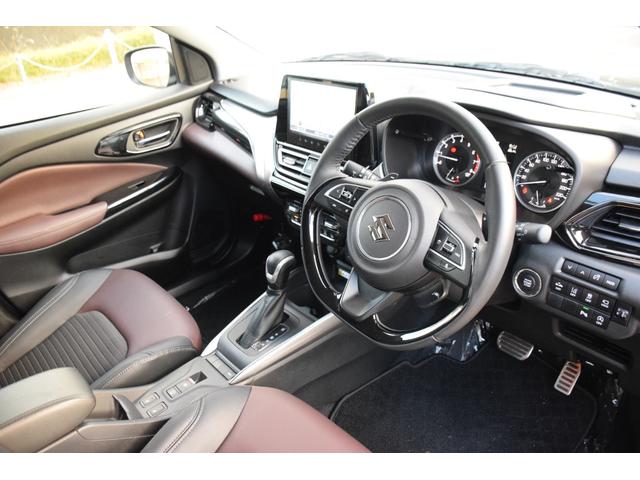 フロンクス ベースグレード　純正全方位モニター付き９インチナビ／デュアルセンサーブレーキサポートＩＩ／純正１６インチアルミホイール／ＬＥＤヘッドライト／ハーフレザーシート／前席シートヒーター／ブラインドスポットモニター／（4枚目）