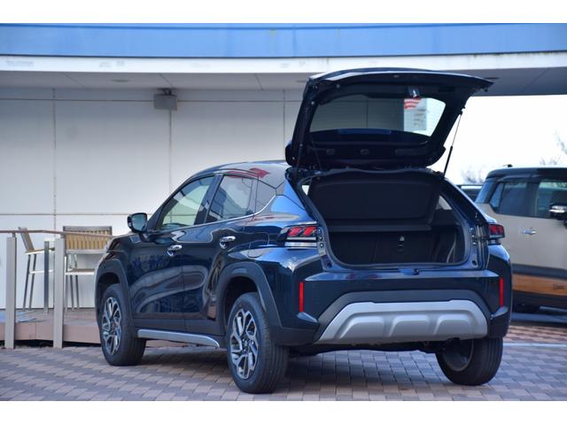 フロンクス ベースグレード　純正全方位モニター付き９インチナビ／デュアルセンサーブレーキサポートＩＩ／純正１６インチアルミホイール／ＬＥＤヘッドライト／ハーフレザーシート／前席シートヒーター／ブラインドスポットモニター／（31枚目）