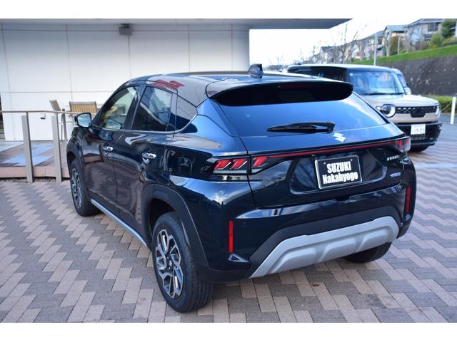 フロンクス ベースグレード　純正全方位モニター付き９インチナビ／デュアルセンサーブレーキサポートＩＩ／純正１６インチアルミホイール／ＬＥＤヘッドライト／ハーフレザーシート／前席シートヒーター／ブラインドスポットモニター／（58枚目）