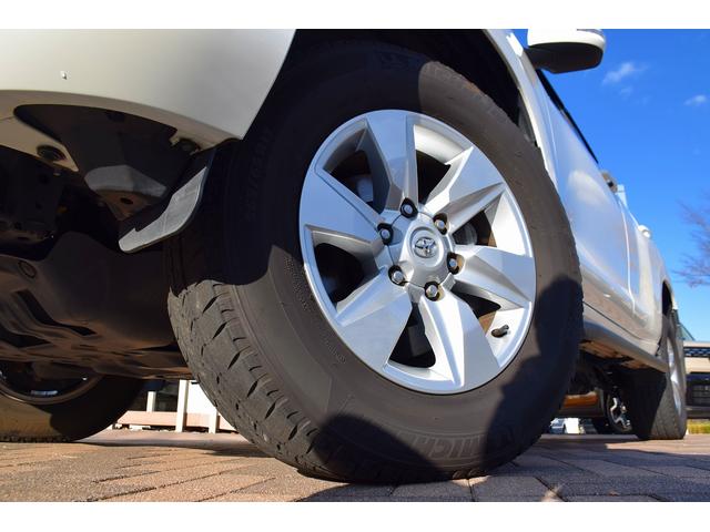 ランドクルーザープラド ＴＸ　プリクラッシュ　純正ナビ　フルセグ　バックカメラ　ＬＥＤランプ　フォグランプ　クリアランスソナー　ステリモ　クルコン　電格ミラー　プッシュスタート　スマートキー　純正１７インチアルミ　ドラレコ　ＥＴＣ（9枚目）