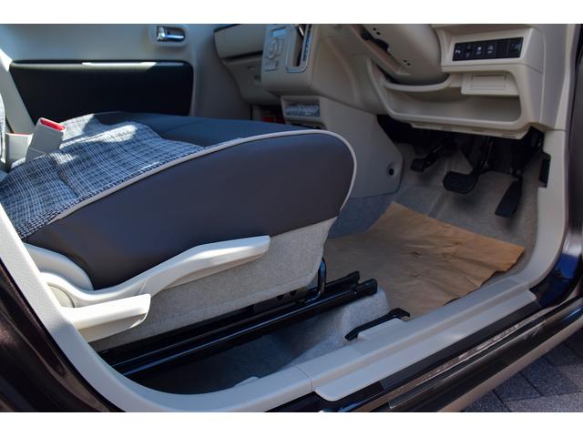 アルトラパンＬＣ ハイブリッドＸ　新車未登録車　スズキセーフティ　全方位カメラパッケージ　２トーンカラー　専用内装シート　ＬＥＤランプ　前席シートヒーター　ベンチシート　アイドリングストップ　革巻きステアリング　電格ミラー　純正アルミ（22枚目）