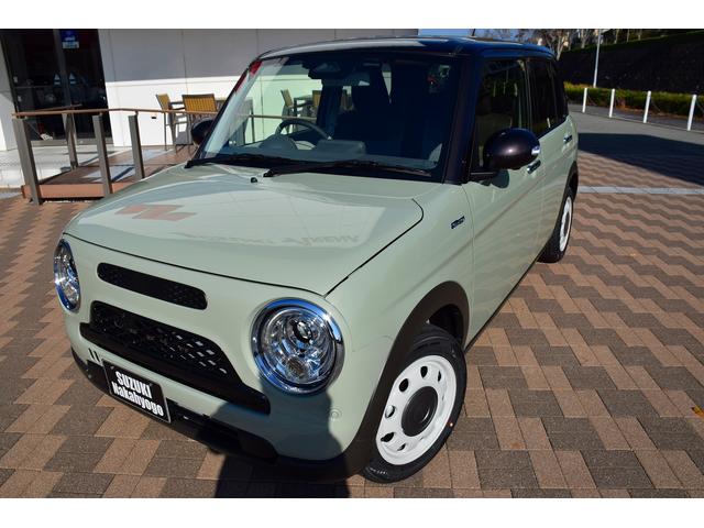 アルトラパンＬＣ ハイブリッドＸ　新車未登録車　スズキセーフティ　全方位カメラパッケージ　２トーンカラー　専用内装シート　ＬＥＤランプ　前席シートヒーター　ベンチシート　アイドリングストップ　革巻きステアリング　電格ミラー　純正アルミ（6枚目）