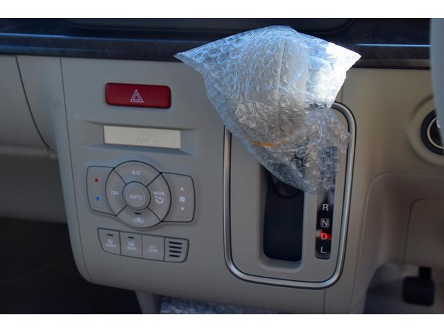 アルトラパンＬＣ ハイブリッドＸ　新車未登録車　スズキセーフティ　全方位カメラパッケージ　２トーンカラー　専用内装シート　ＬＥＤランプ　前席シートヒーター　ベンチシート　アイドリングストップ　革巻きステアリング　電格ミラー　純正アルミ（17枚目）