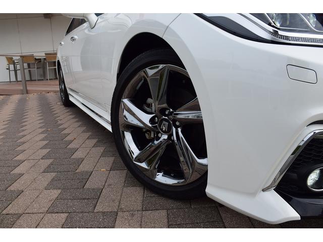 クラウン ＲＳ　アドバンス　セーフティサポート／ムーンルーフ／メーカーナビ／３眼ＬＥＤヘッドライト／ＴＲＤトランクスポイラー／ＥＴＣ２．０／純正１８インチアルミホイール／バックカメラ（10枚目）