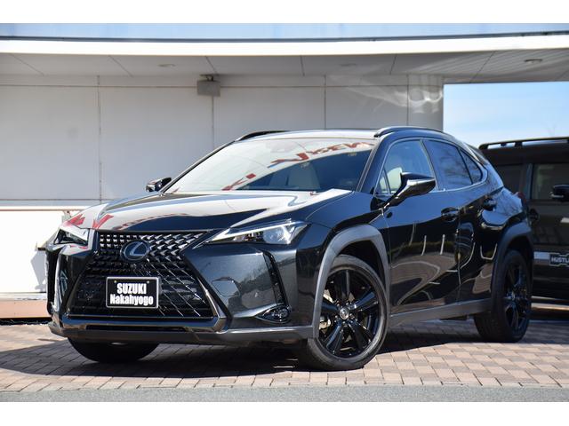 ＵＸ ＵＸ２００　アーバンエレガンス　ムーンルーフ／メーカーナビ／パノラミックモニター／セーフティ／レザーシート／パワーシート／シートヒーター／ステアリングヒーター／パワーバックドア／ワンオーナー／（5枚目）