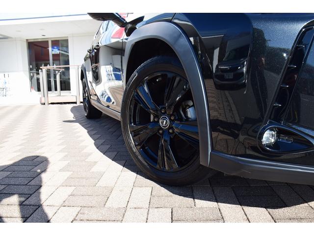 ＵＸ ＵＸ２００　アーバンエレガンス　ムーンルーフ／メーカーナビ／パノラミックモニター／セーフティ／レザーシート／パワーシート／シートヒーター／ステアリングヒーター／パワーバックドア／ワンオーナー／（14枚目）