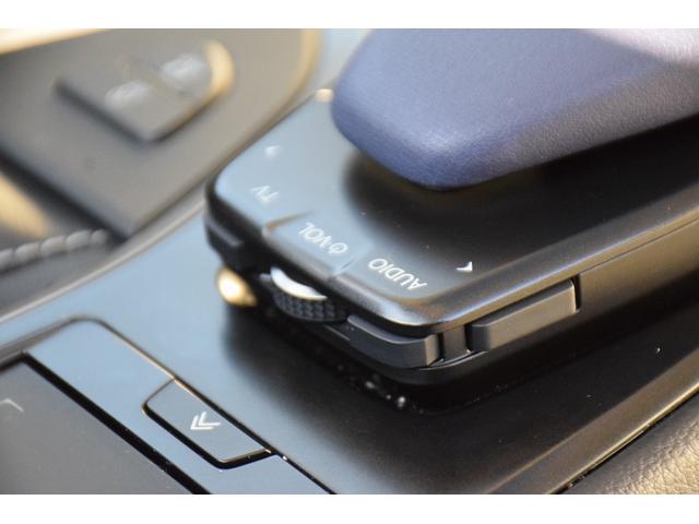 ＵＸ ＵＸ２００　アーバンエレガンス　ムーンルーフ／メーカーナビ／パノラミックモニター／セーフティ／レザーシート／パワーシート／シートヒーター／ステアリングヒーター／パワーバックドア／ワンオーナー／（42枚目）