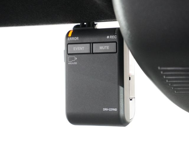 N-BOXカスタム ベースグレード 2年保証 当社試乗車 9インチナビ ドライブレコーダー リアカメラ ETC 片側電動スライド アダプティブクルーズコントロール シートヒーター(4枚目)