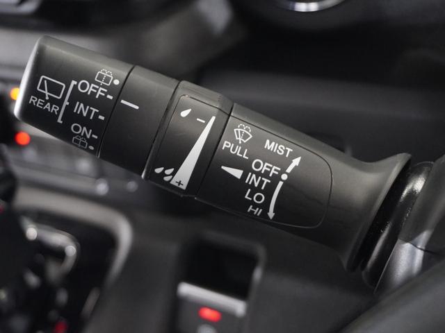 N-BOXカスタム ベースグレード 2年保証当社試乗車ナビDレコRカメETC両電扉 ホンダセンシング シートヒーター LEDヘッドライト+デイライト オートライト リヤスクリーンサンシェード シートバックテーブル 純正アルミホイール(35枚目)