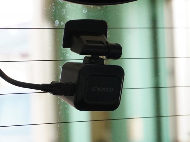 N-BOXカスタム GターボSSパッケージ 1オーナ1年保証ナビDレコRカメETC両電扉地デジ Bluetooth 禁煙車 HIDヘッドライト フォグライト シートヒーター クルーズコントロール リアスクリーンサンシェード シートバックテーブル(6枚目)