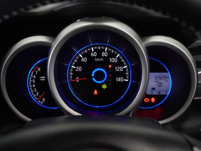 N-BOXカスタム GターボSSパッケージ 1オーナ1年保証ナビDレコRカメETC両電扉地デジ Bluetooth 禁煙車 HIDヘッドライト フォグライト シートヒーター クルーズコントロール リアスクリーンサンシェード シートバックテーブル(39枚目)