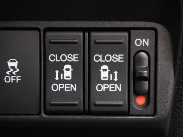 フリード クロスター　２年保証当社試乗車ナビＤレコＲカメＥＴＣ両電扉　禁煙車　ホンダセンシング　ＬＥＤヘッドライト＋デイライト　ＨｏｎｄａＣＯＮＮＥＣＴ　ブラインドスポットインフォメーション　リヤスクリーンサンシェード（7枚目）