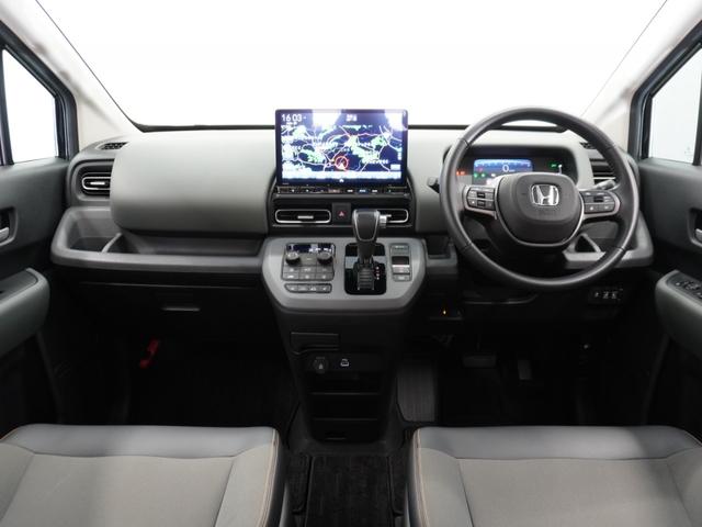 フリード クロスター　２年保証当社試乗車ナビＤレコＲカメＥＴＣ両電扉　禁煙車　ホンダセンシング　ＬＥＤヘッドライト＋デイライト　ＨｏｎｄａＣＯＮＮＥＣＴ　ブラインドスポットインフォメーション　リヤスクリーンサンシェード（8枚目）