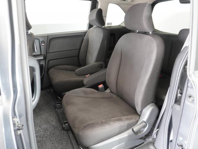 フリード Ｇエアロ　１年保証ナビＲカメＥＴＣ両電扉ＢＴワンセグＨＩＤ　禁煙車　ＦＯＰメモリーナビゲーション　電動コーナーポール装備　純正アルミホイール　コンビニフック　サードシート跳ね上げ式シートアレンジ（19枚目）