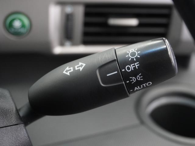 フリード Ｇエアロ　１年保証ナビＲカメＥＴＣ両電扉ＢＴワンセグＨＩＤ　禁煙車　ＦＯＰメモリーナビゲーション　電動コーナーポール装備　純正アルミホイール　コンビニフック　サードシート跳ね上げ式シートアレンジ（31枚目）