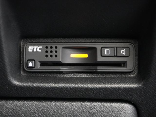 ステップワゴンスパーダ Z 1年保証ナビ後席モニタDレコRカメETC両電扉 禁煙車 HIDヘッドライト オートライト フォグライト装備 クルーズコントロール パドルシフト 純正用品ナビ VXM-152VFi(5枚目)