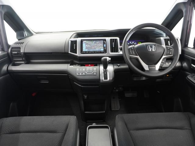 ステップワゴンスパーダ Z 1年保証ナビ後席モニタDレコRカメETC両電扉 禁煙車 HIDヘッドライト オートライト フォグライト装備 クルーズコントロール パドルシフト 純正用品ナビ VXM-152VFi(8枚目)