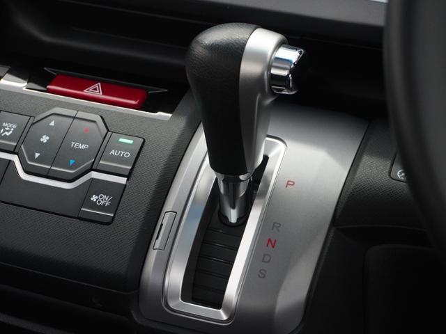 ステップワゴンスパーダ Z 1年保証ナビ後席モニタDレコRカメETC両電扉 禁煙車 HIDヘッドライト オートライト フォグライト装備 クルーズコントロール パドルシフト 純正用品ナビ VXM-152VFi(38枚目)