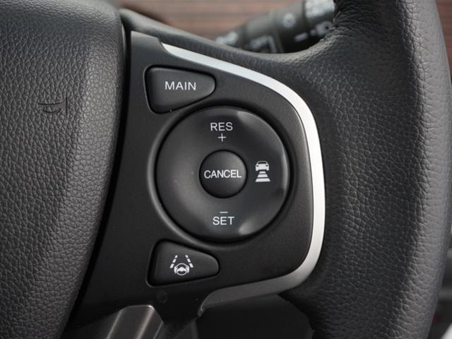 フリード クロスター・ホンダセンシング　１オーナ１年保証ナビＲカメＥＴＣ両電扉ＢＴ接続ＬＥＤ　禁煙車　ホンダセンシング　クロスター　ＬＥＤヘッドライト　オートライト　フォグライト　オートエアコン（9枚目）