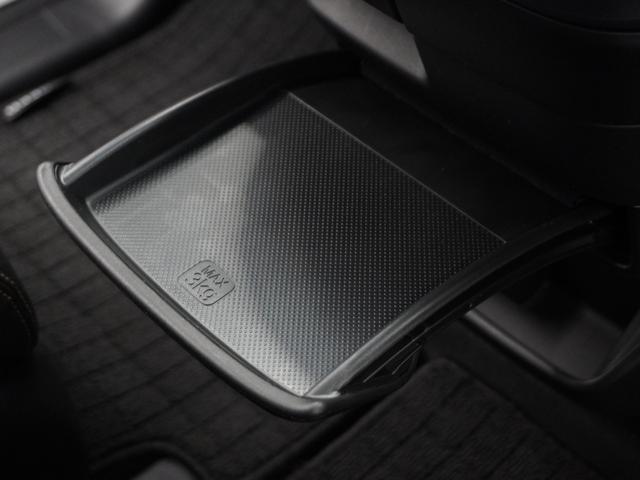フリード クロスター・ホンダセンシング　１オーナ１年保証ナビＲカメＥＴＣ両電扉ＢＴ接続ＬＥＤ　禁煙車　ホンダセンシング　クロスター　ＬＥＤヘッドライト　オートライト　フォグライト　オートエアコン（40枚目）