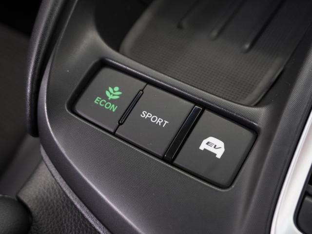 �u�r�o�n�q�s�v�{�^���ő��s�̊��G���ς��܂��B�X�C�b�`�n�m�ŃG���W��������Ɍ��C���[�h�ɁI�I