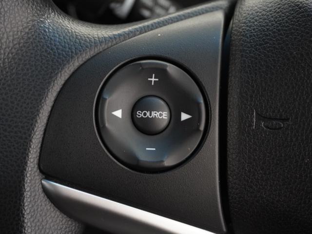 ���n���h���Ɂy�I�[�f�B�I�����R���X�C�b�`�z����������Ă܂��B���_�����炷���ƂȂ��A�{�����[�������E�I�[�f�B�I�\�[�X�ؑցE�I�Ȃ��o���܂��B���S�^�]���Ȃ��瑀�삪�\�ɂȂ�܂����B