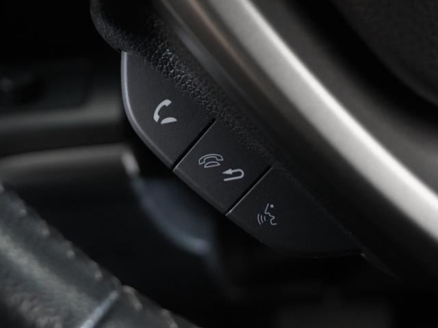 ���n���Y�t���[�e���z�����g�ѓd�b���y�A�����O����΁A�n���Y�t���[�e���z���̋@�\���g�p�\�ł����d�b���┭�M���M�����������œǂݍ��݂܂��B