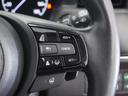 【アダプティブクルーズコントロール】予め設定した車速内でクルマが自動的に加減速。前走車との適切な車間距離を維持しながら追従走行します。【LKAS】車線維持支援システムでステアリング操作を支援。