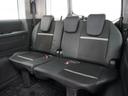 ご家族とスキーやキャンプ、または年に１回、親孝行の温泉旅行。そんな時にとても役に立つ広々３列目シート。普段は畳んでおいて荷物スペースにしても良いですね！