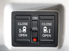 ��ξ¦��ư���饤�ɥɥ���������־�Ǥ���ߤ꤬�ڡ��������ͤ��٤μ֤˥ɥ������ƤƤ��ޤ����ۤ⤴�����ޤ��󡪾����ʤ�����Ϣ������⤳��ǰ¿��� 3