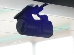 ���μ֤ˤϥꥢ�ˤ�ɥ饤�֥쥳���������������Ƥ���ޤ��������������ʤɤ�Ͽ���뼫ư���Ѥ����֤Ǥ������⤷��λ��Τκݤε�Ͽ�Ϥ������ι�Ԥκݤλפ��ФȤ��ƥɥ饤�֤α�����ڤ��ळ�Ȥ��Ǥ��ޤ��� 4